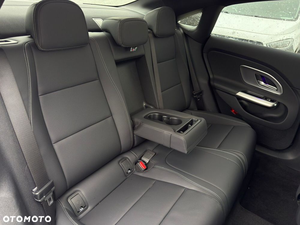 Mercedes-Benz CLA 200 mHEV 8G-DCT - 14