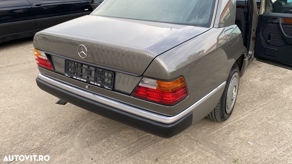 Mercedes-Benz W124 - 24