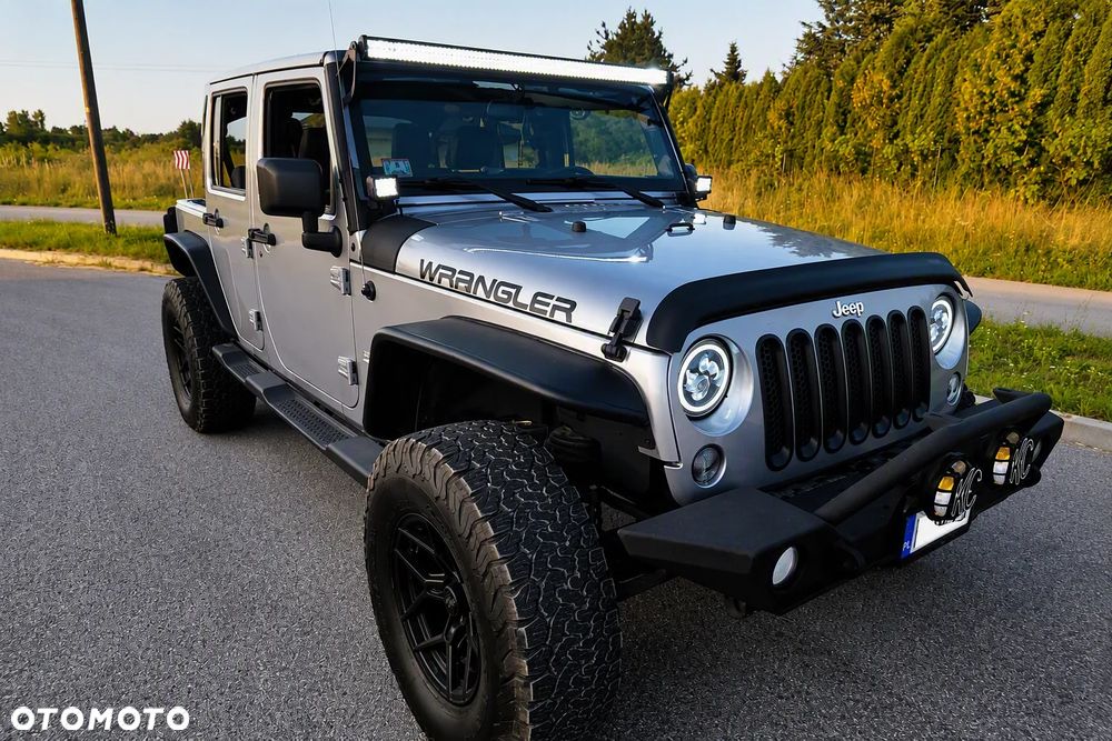 Jeep Wrangler 3.6 Unlim Sahara - 2