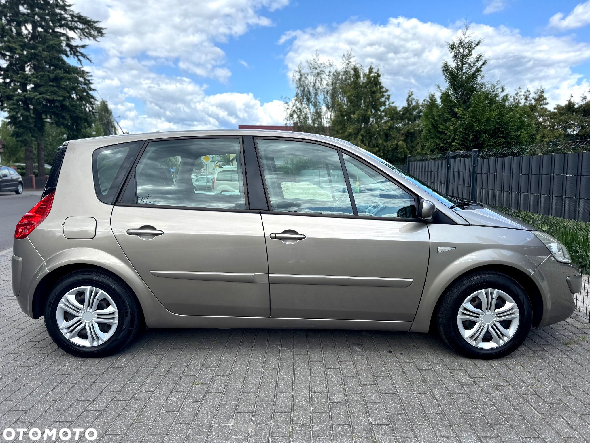 Renault Scenic 1.6 16V 110 Expression - 1
