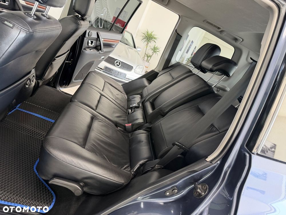 Mitsubishi Pajero - 24