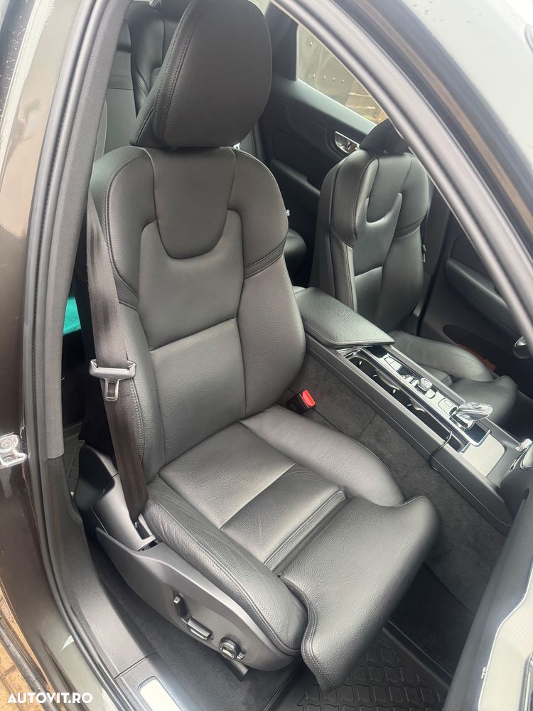 Volvo XC 60 T6 AWD Recharge Geartronic Inscription - 25