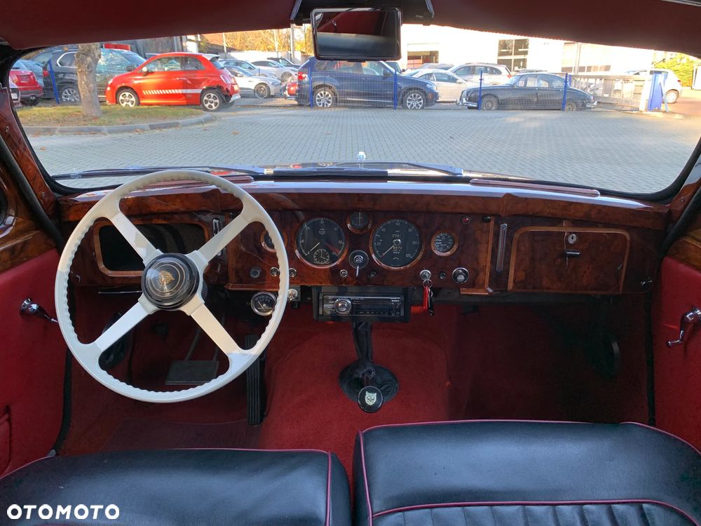 Jaguar MK II - 13