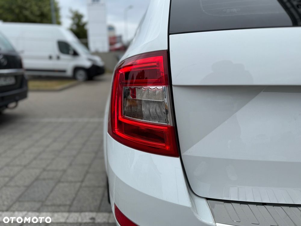 Skoda Octavia 1.6 TDI (Green tec) DSG Ambition - 11