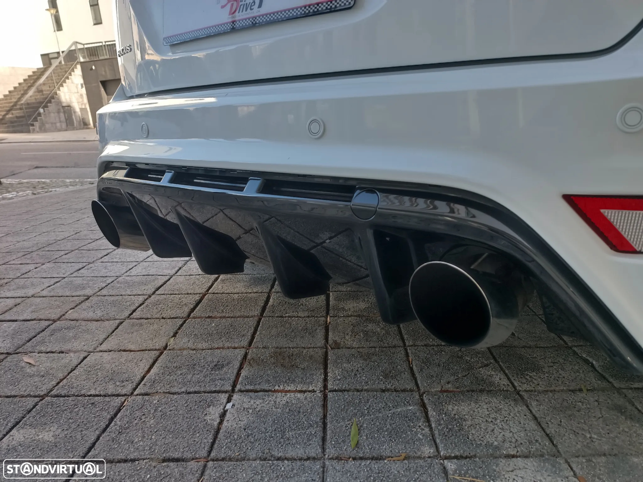 Ford Focus 2.5 T RS - 11