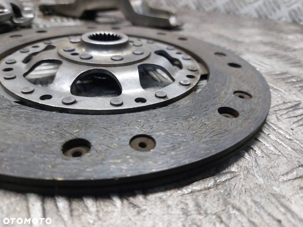 KOŁO DWUMASOWE + TARCZA + DOCISK + ŁOŻYSKO OPOROWE AUDI A4 B6 2.0 20V - 4