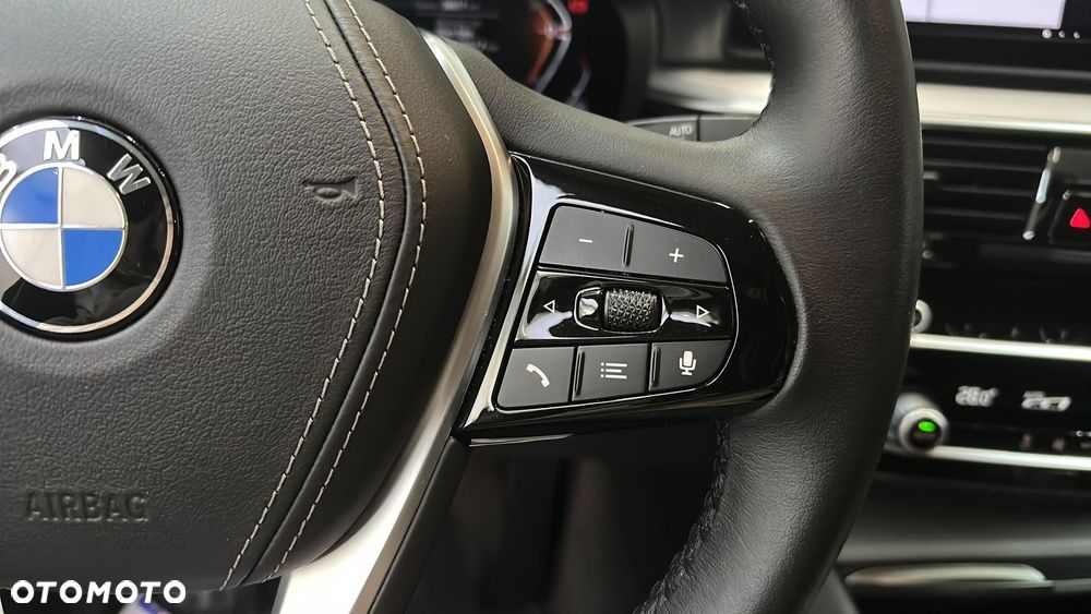 BMW Seria 5 520d xDrive MHEV - 23