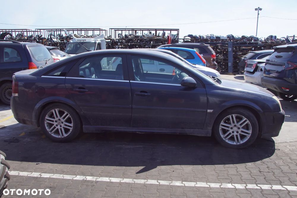 Auto na części - Opel Vectra C 2.2 DTI 125 KM Y22DTR F35 36U 2002R Silnik Skrzynia Drzwi Maska Błotnik Klapa Zderzak Lampa Klamka Lusterko Szyba Deska Kokpit Sterownik Moduł Czujnik Licznik Wyświetlacz Panel Kierownica - 3