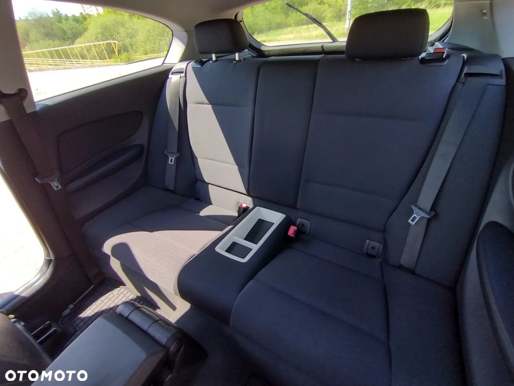 BMW Seria 1 116i - 15