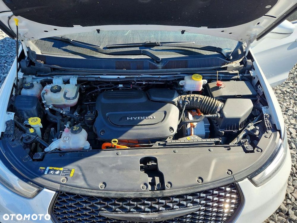 Chrysler Pacifica - 11