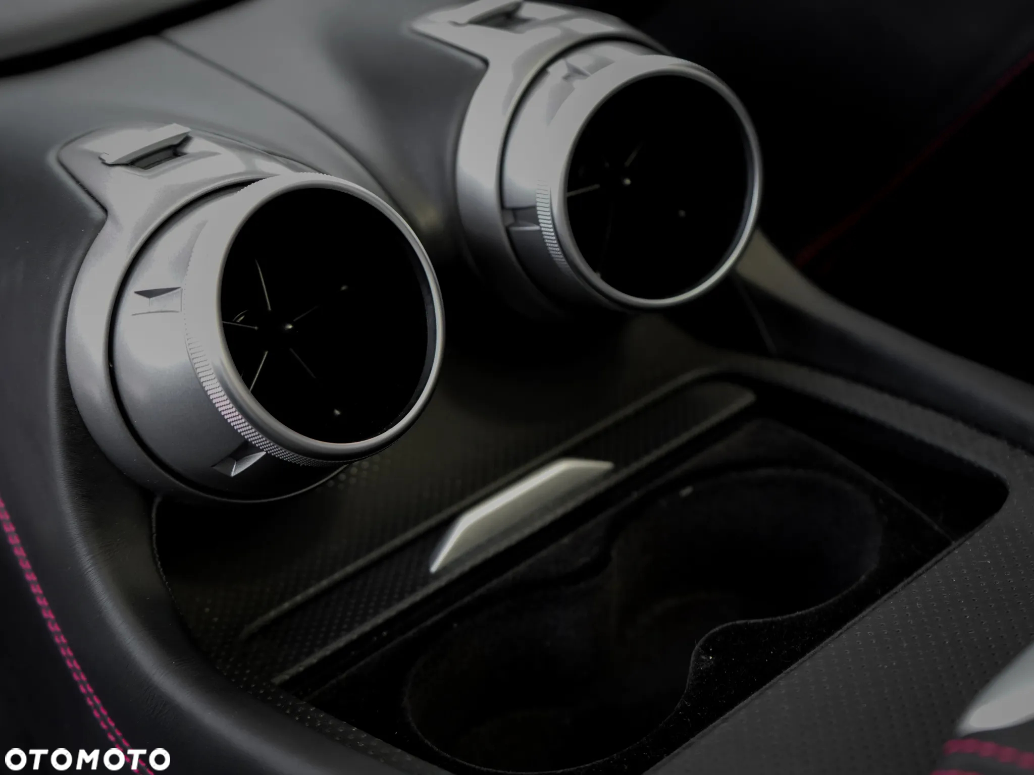 Ferrari GTC4Lusso - 23