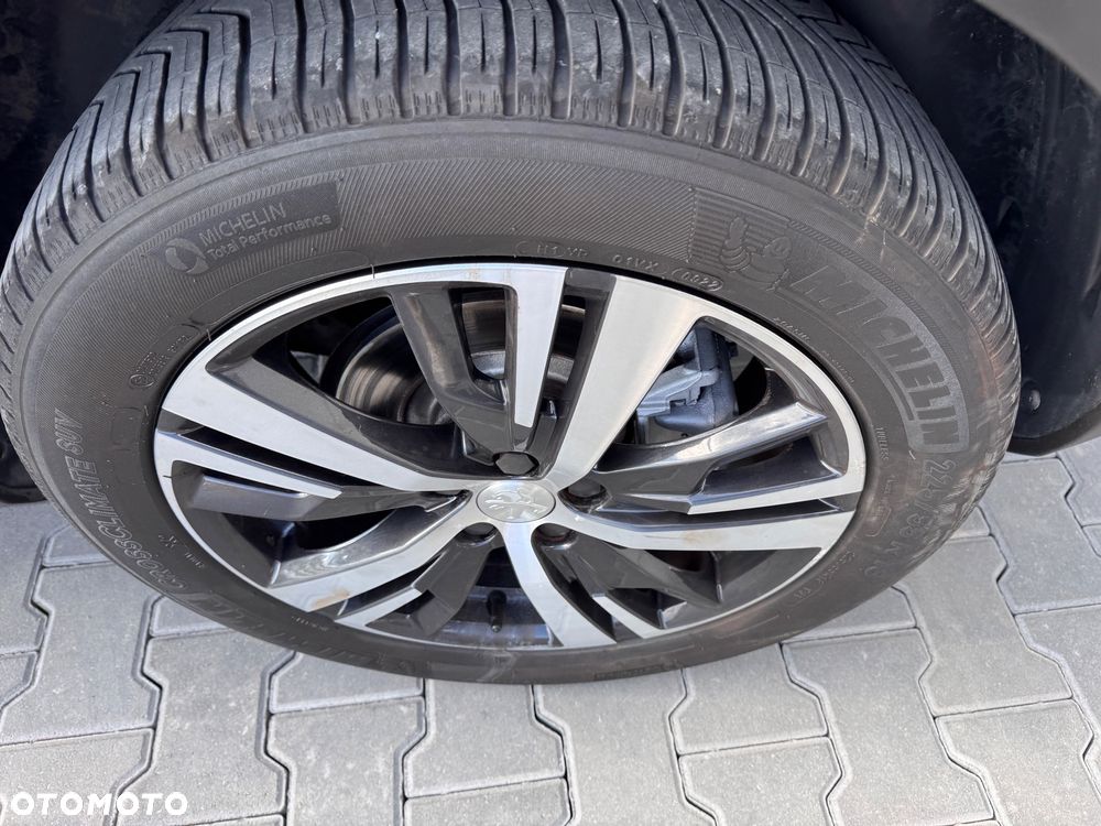 Peugeot 3008 PureTech 130 Stop & Start GPF Allure Business-Paket - 32