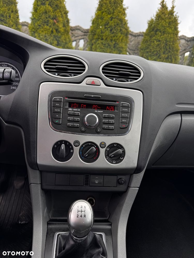 Ford Focus 1.4 Trend - 17