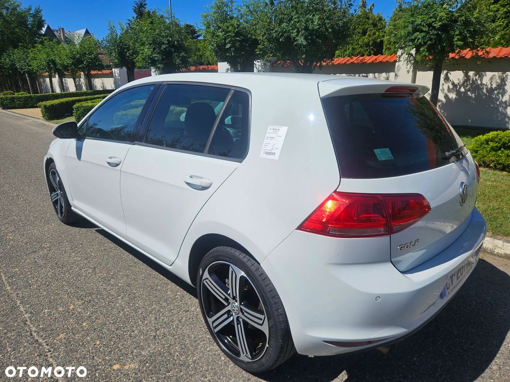 Volkswagen Golf - 11