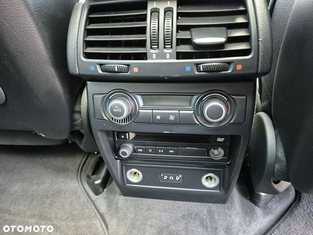 BMW X5 4.8i xDrive - 22