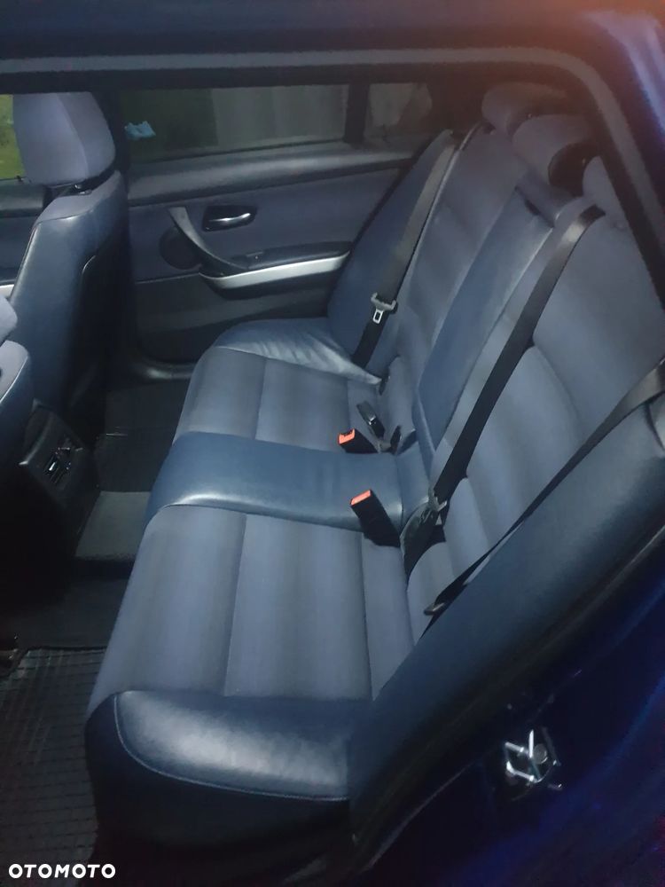 BMW Seria 3 318d - 17