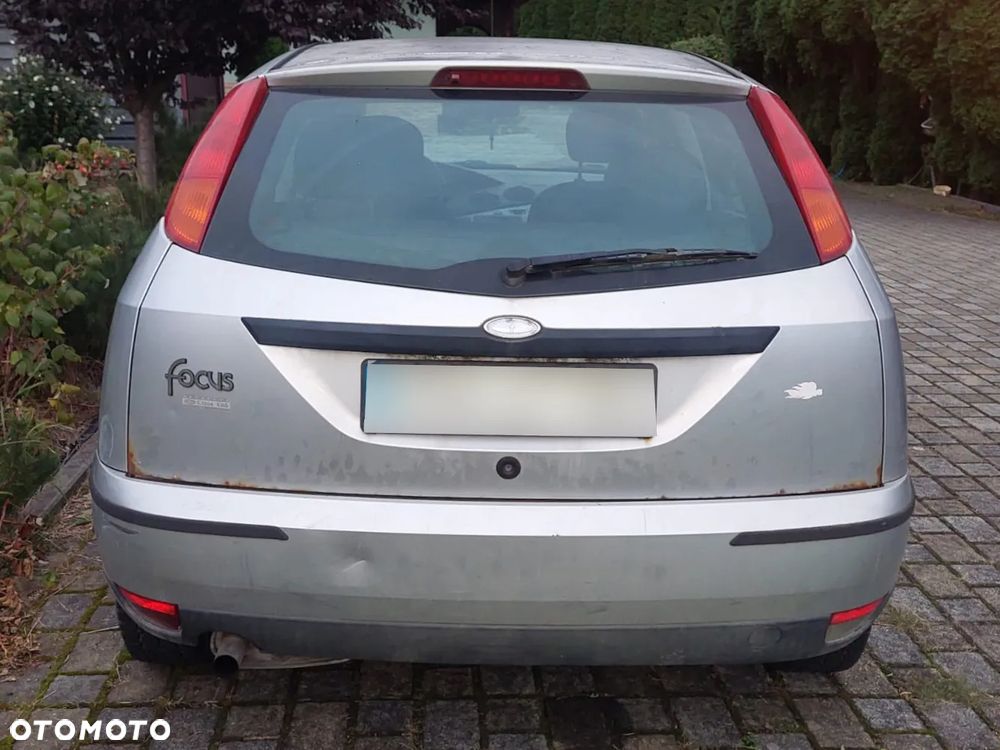 Ford Focus 1.6 Ambiente - 2