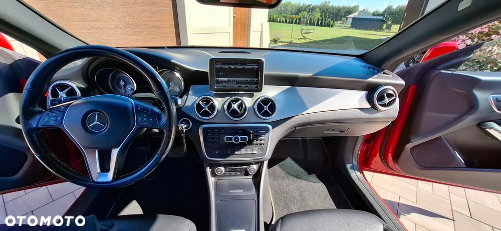Mercedes-Benz CLA 250 4Matic 7G-DCT AMG Line - 6