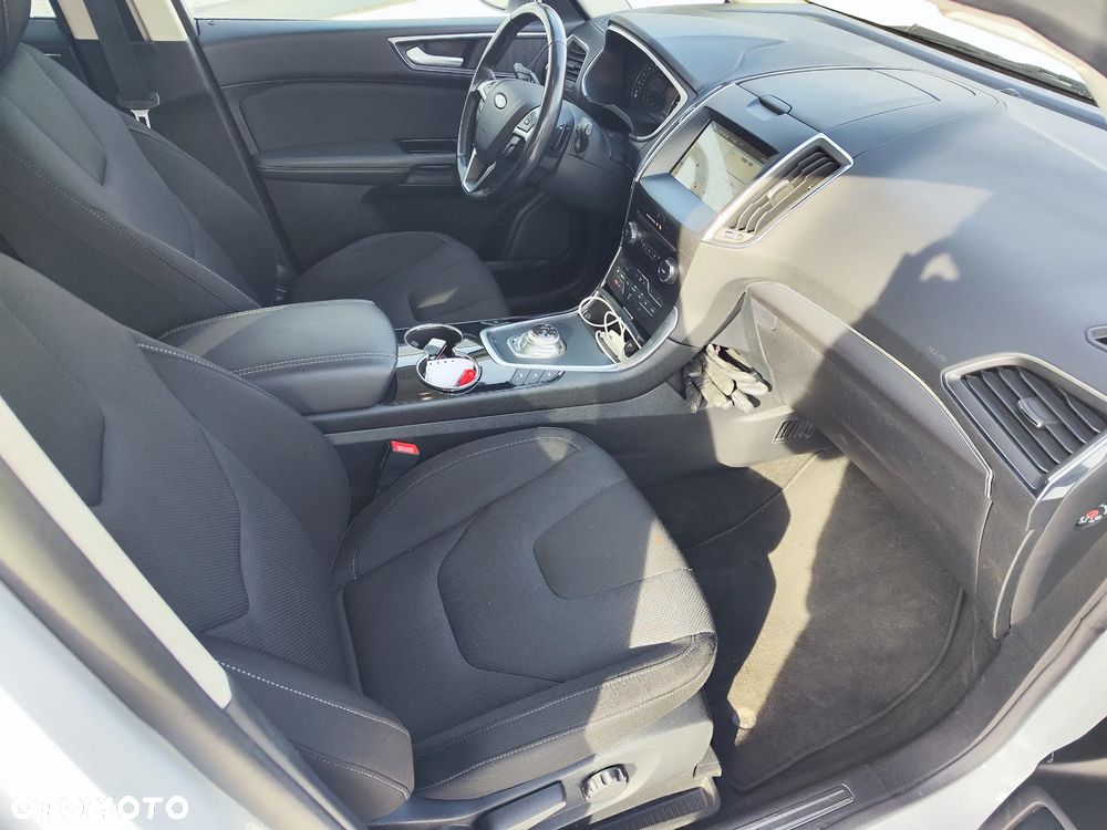 Ford S-Max ver-2-0-ecoblue-titanium - 10