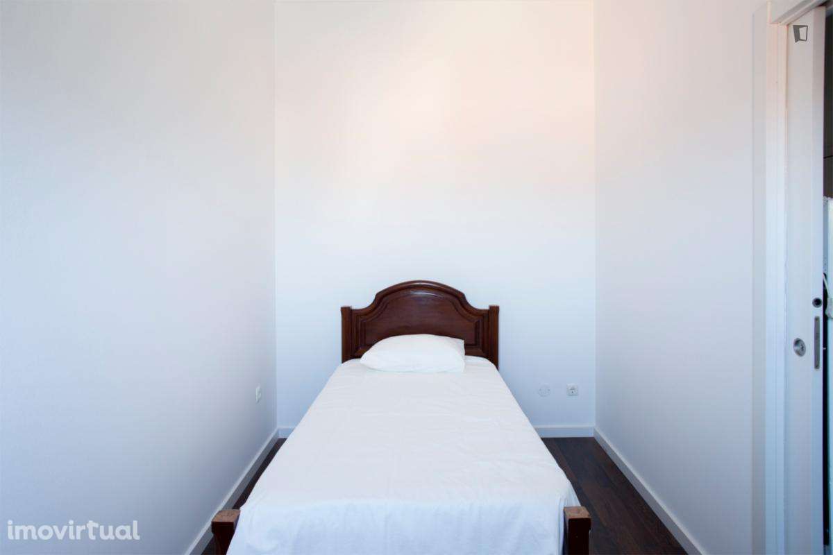 Quarto - localizado em Alcântara Lisbon - Grande imagem: 2/14