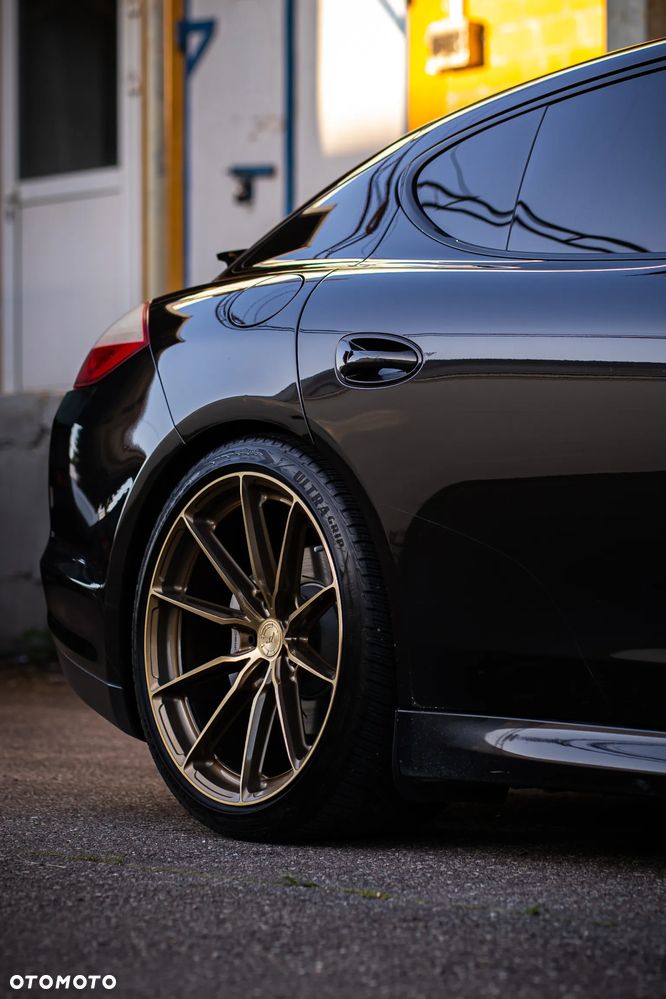 Porsche Panamera 4S - 9