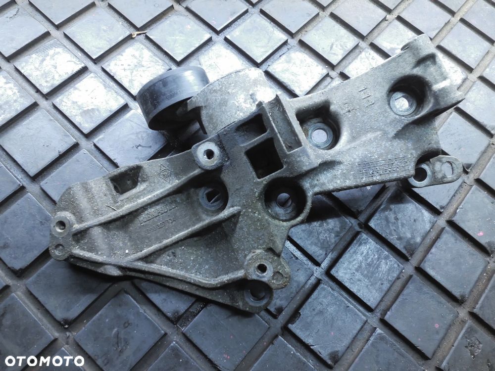 ŁAPA ALTERNATORA RENAULT MEGANE II 1.5 DCI 8200327134 POSIADAM 2 SZT - 3