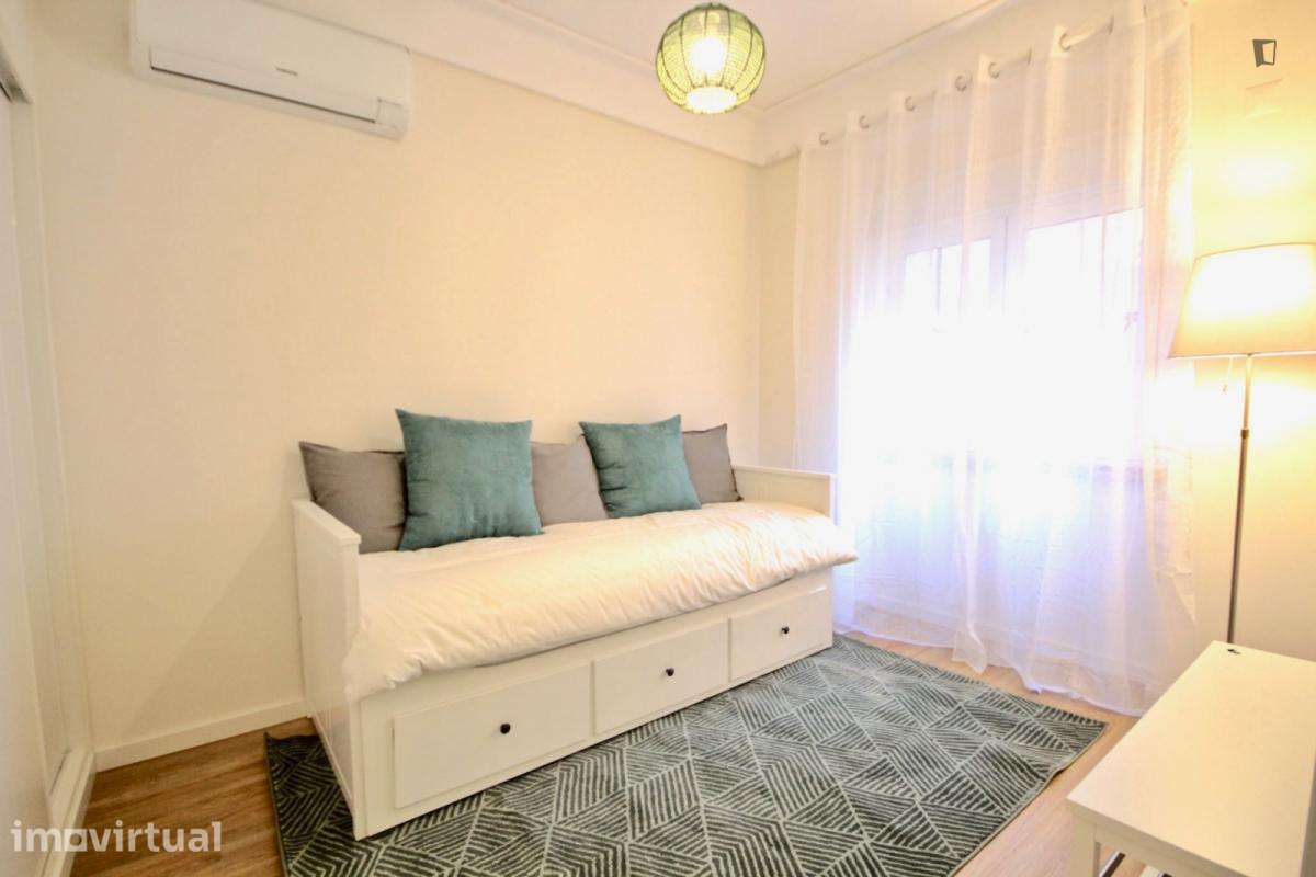 Apartamento com 2 quartos - localizado em Marquês de Pombal Lisbon - Grande imagem: 2/35