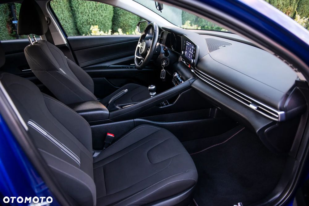 Hyundai Elantra 1.6 Executive - 37