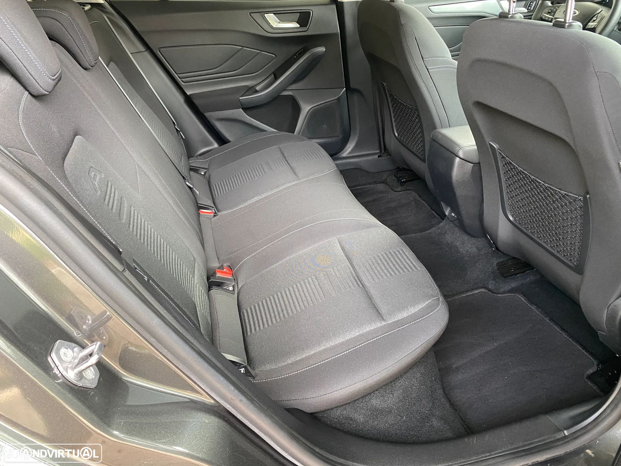 Ford Focus SW 1.5 TDCi EcoBlue Active X - 18