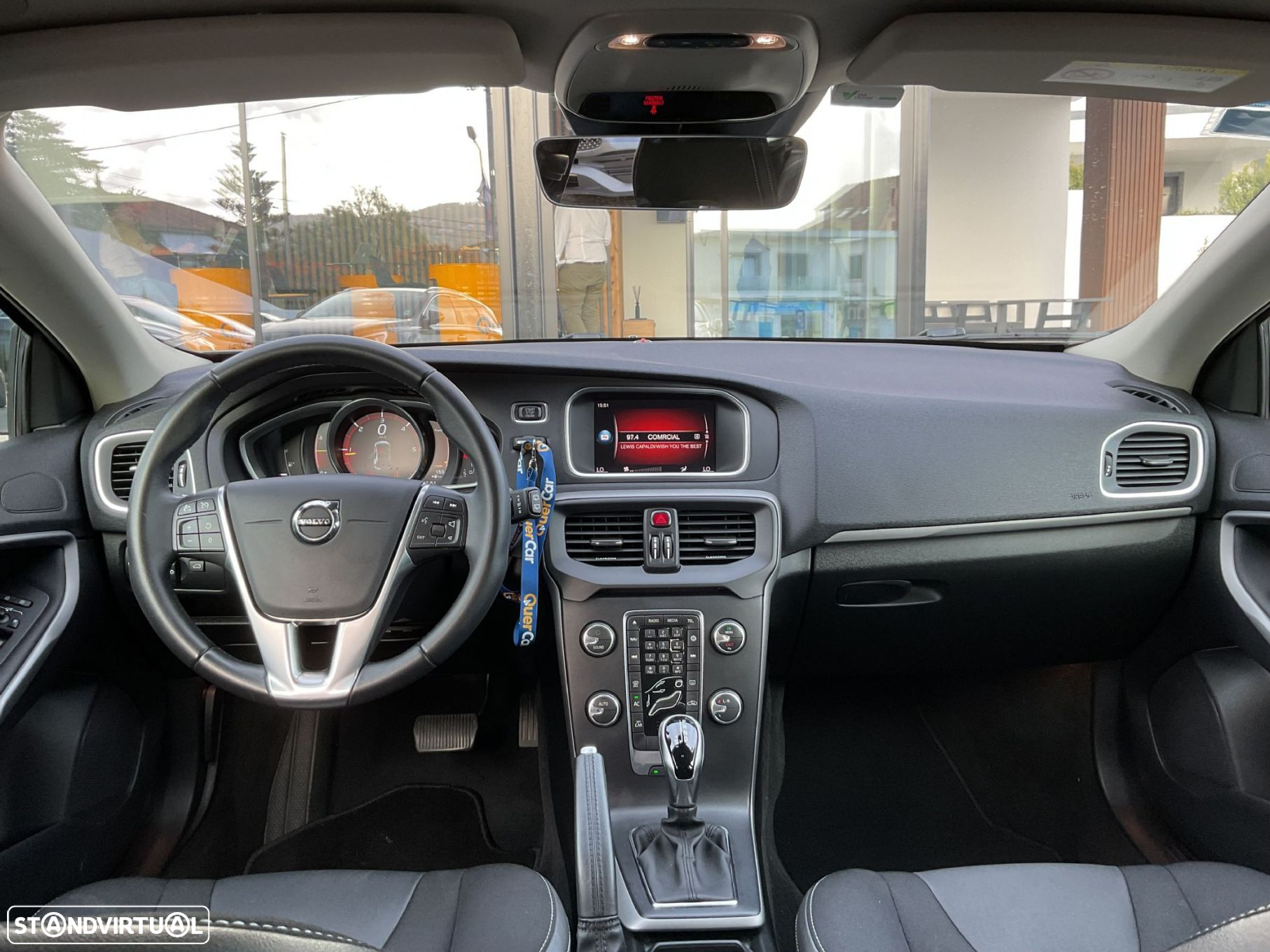 Volvo V40 2.0 D2 Momentum Geartronic - 23
