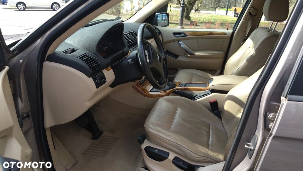BMW X5 3.0 i - 8