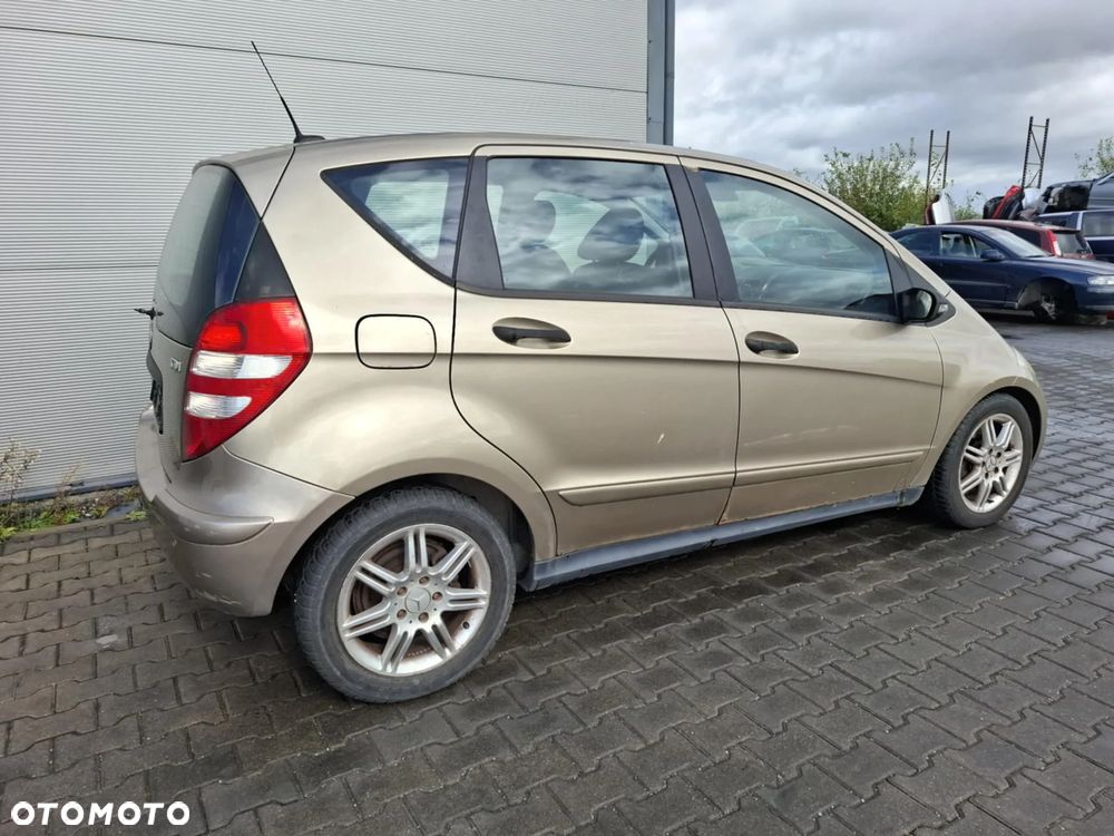 MERCEDES A180 - 4