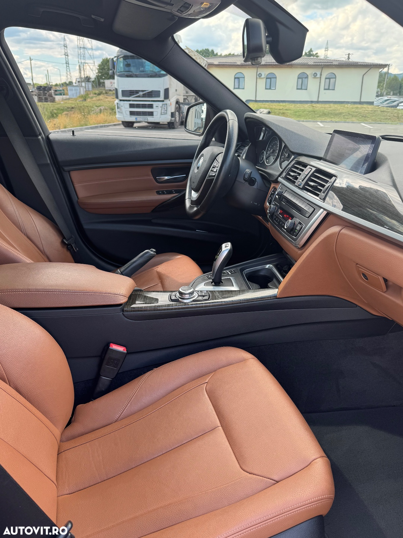 BMW Seria 3 320d Aut. Luxury Line - 14