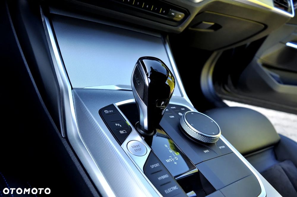 BMW Seria 3 330e xDrive M Sport - 33