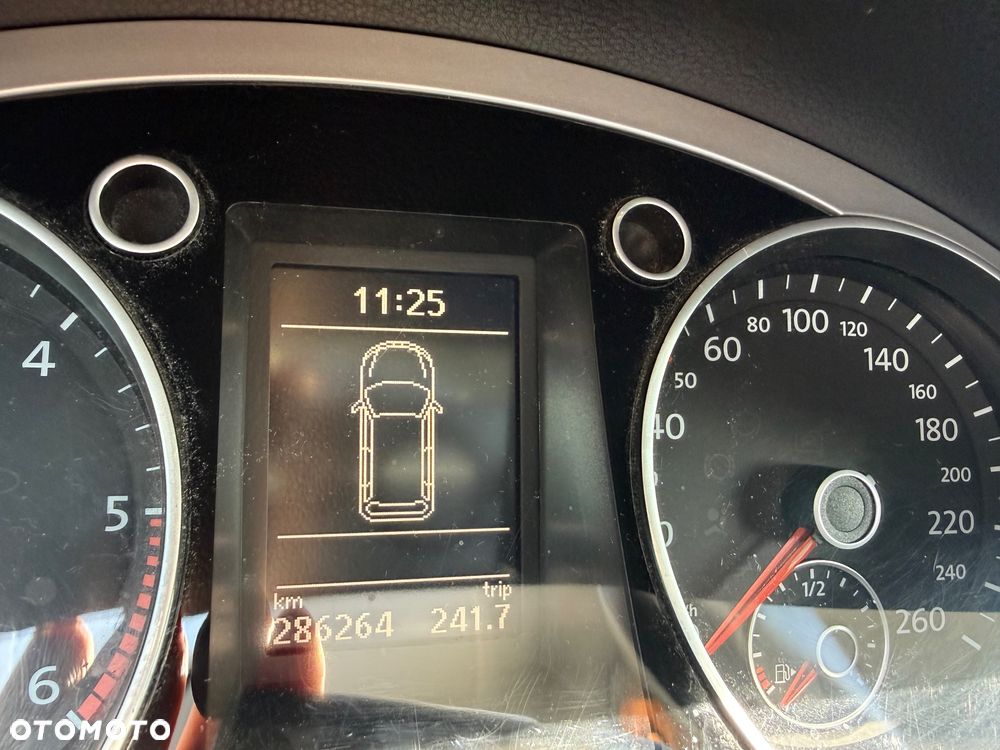 Volkswagen Passat 1.6 TDI Comfortline - 37