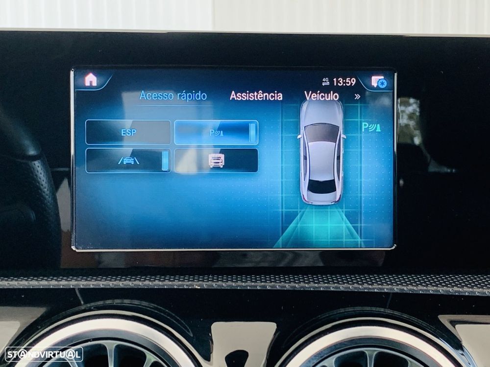 Mercedes-Benz A 250 Limousine e AMG Line - 25