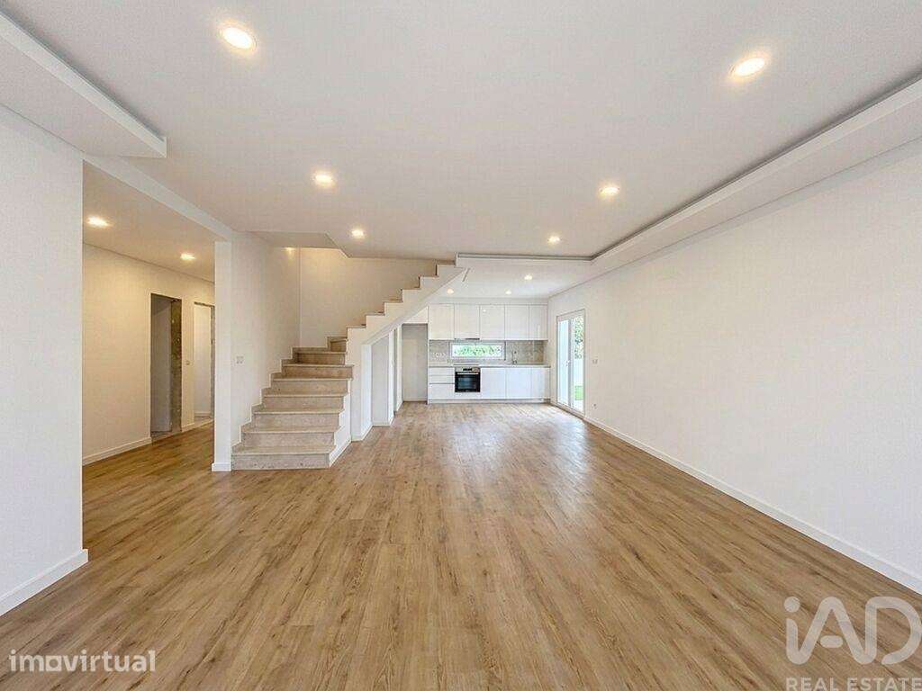 Moradia isolada T6 em Azeitão de 188 m2 - Grande imagem: 4/25