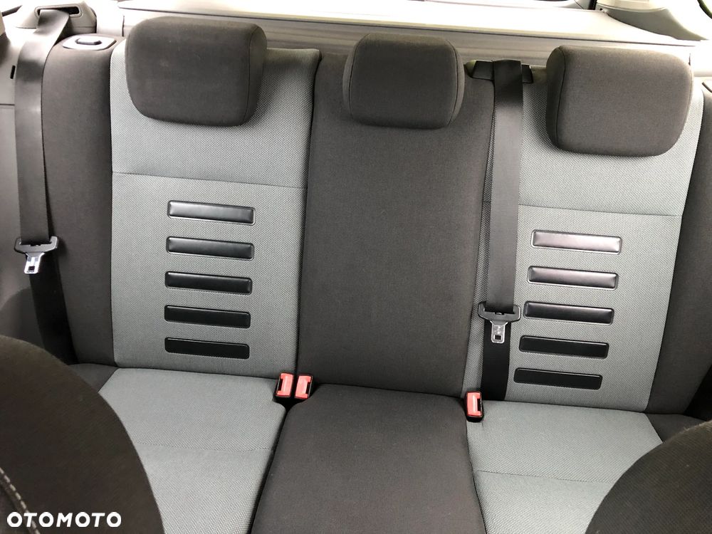 Ford Focus 1.8 TDCi FX Gold / Gold X - 17