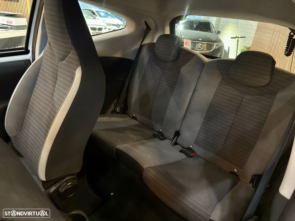 Toyota Aygo 1.0 X-Play Plus MM - 19