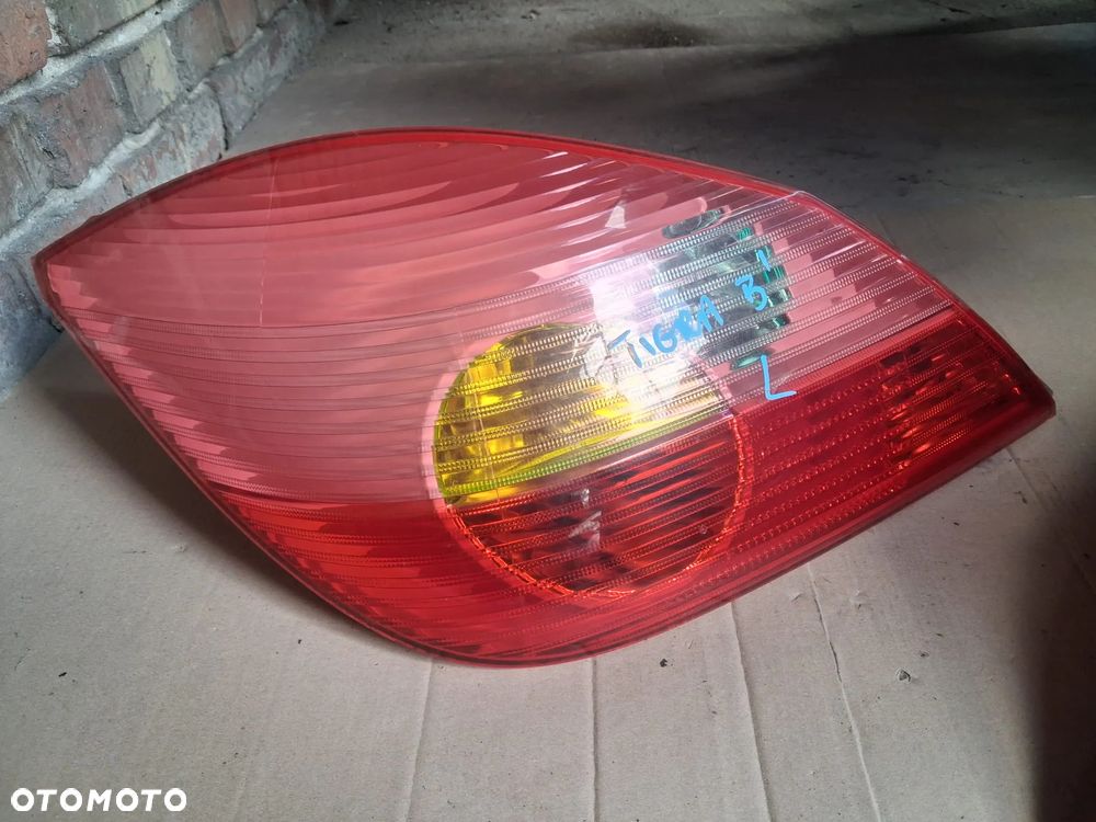 Lampa tył OPEL TIGRA B prawa OE - 2