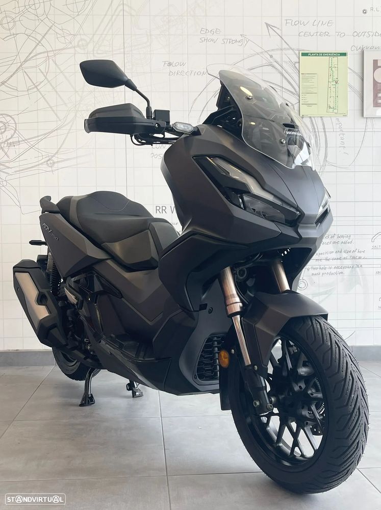 Honda ADV 350 - 1
