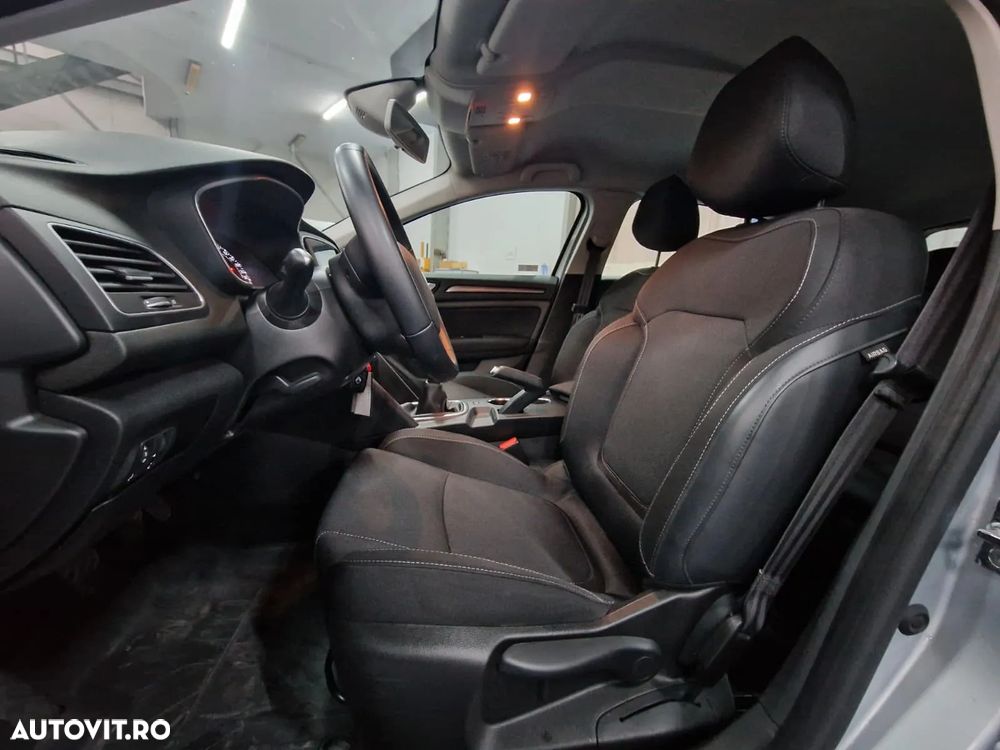 Renault Megane Blue dCi 116 Zen - 9