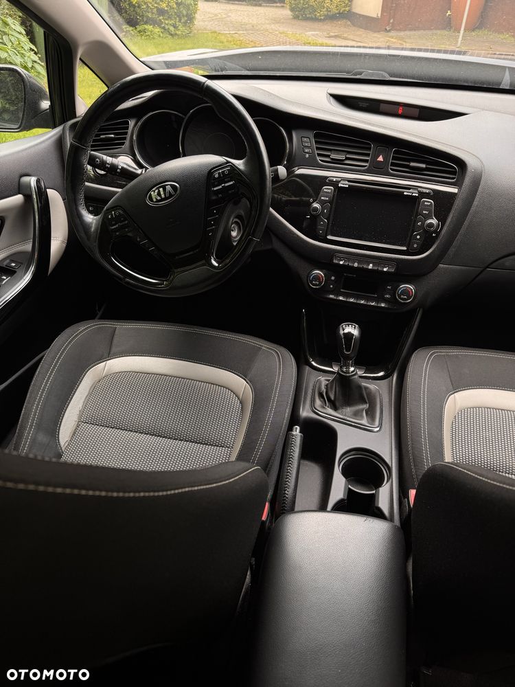 Kia Ceed - 1