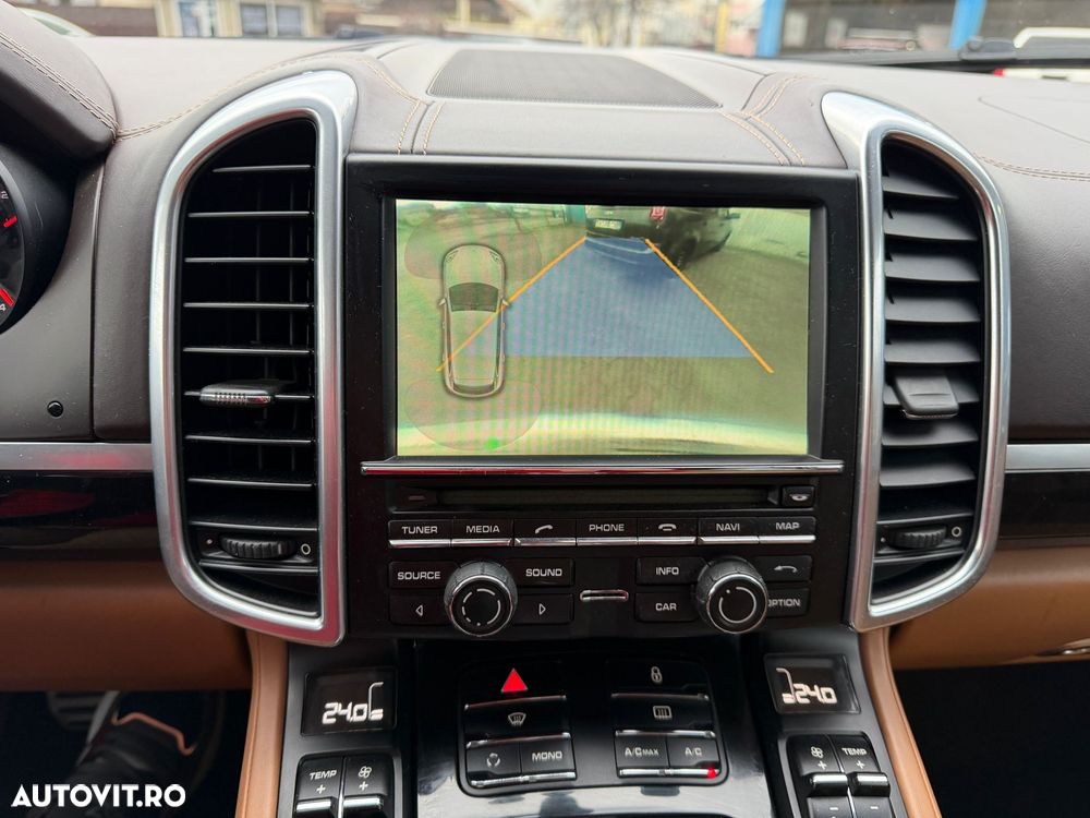 Porsche Cayenne Tiptronic S - 13