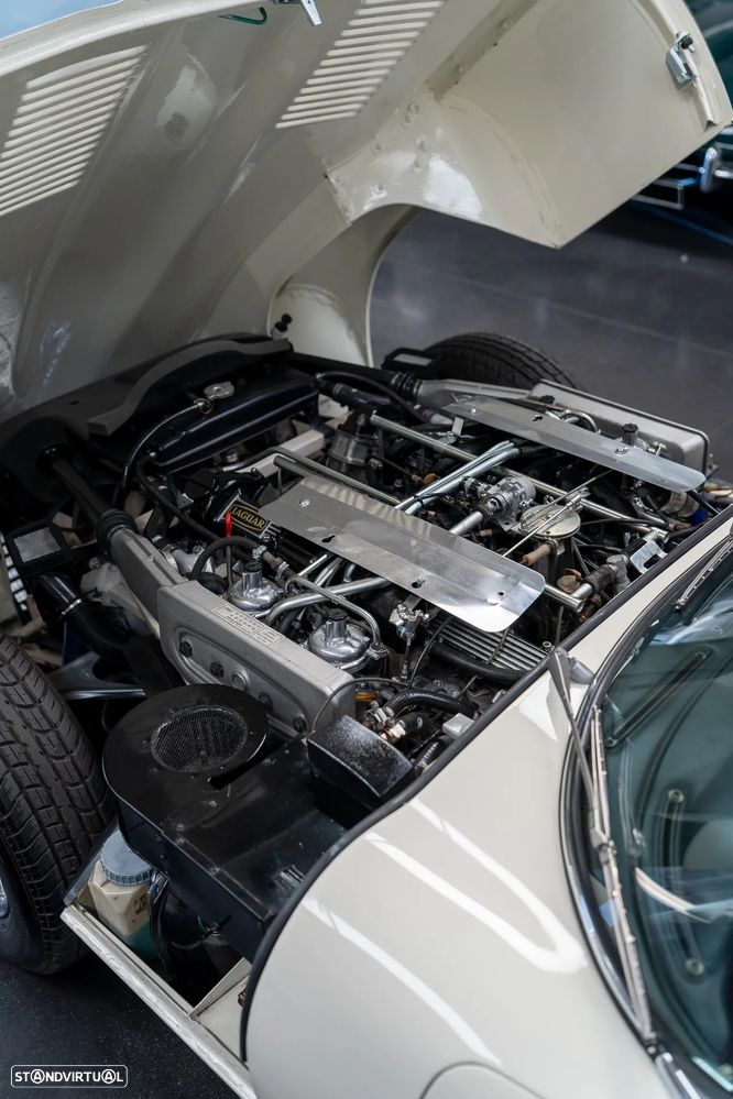 Jaguar E-Type - 23