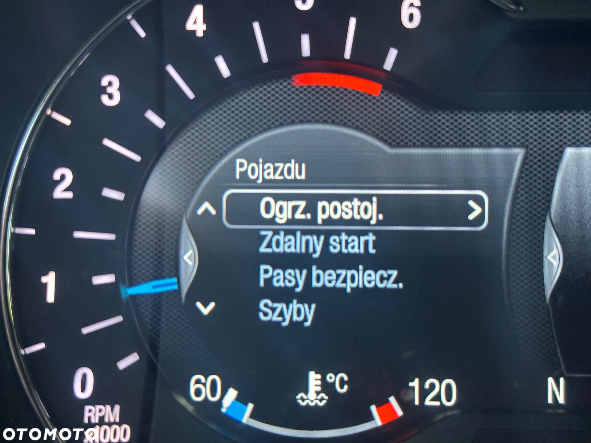 Ford S-Max 2.0 EcoBlue Titanium - 24