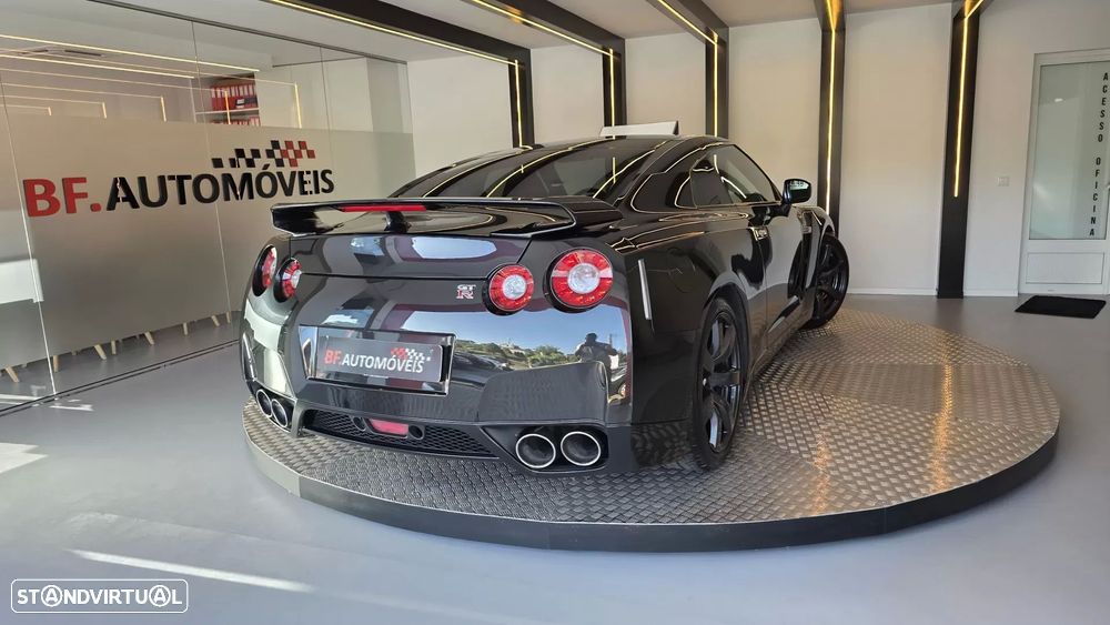 Nissan GT-R Black Edition - 17