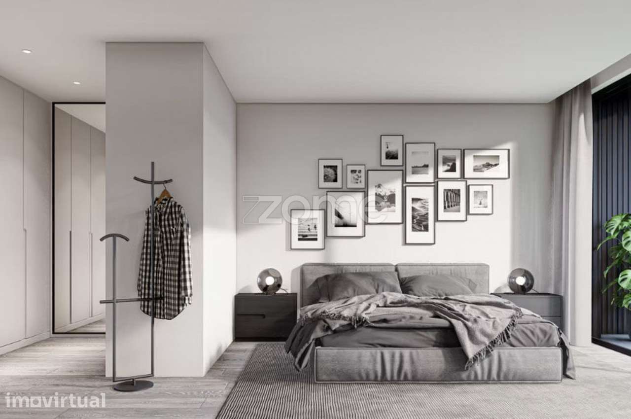 Apartamento T2 com Varanda de 20,8 m² e Garagem Box | Gondomar Prem...