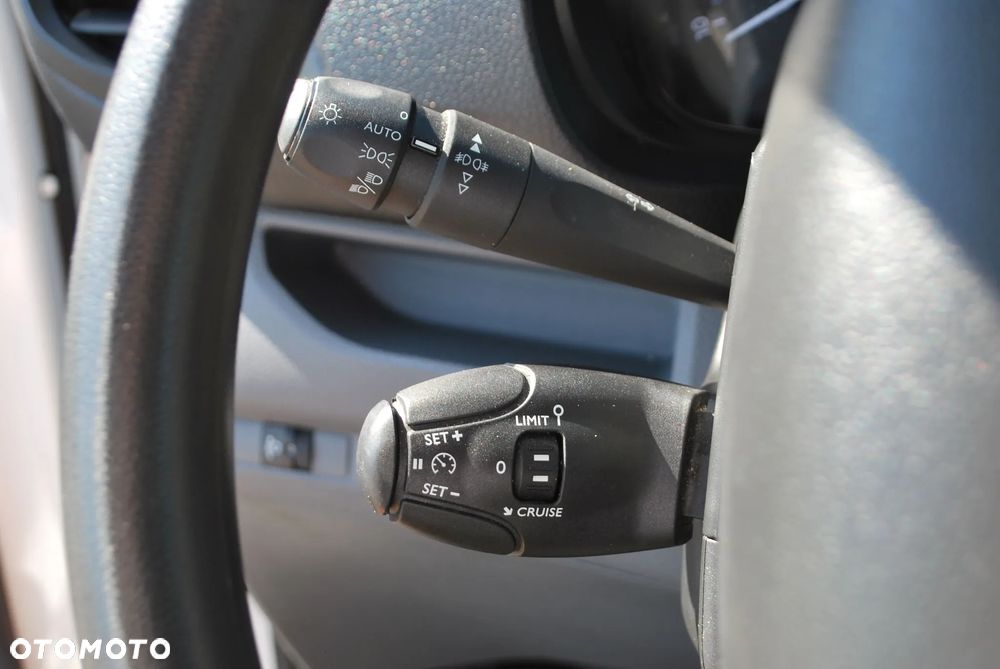 Peugeot EXPERT - 11