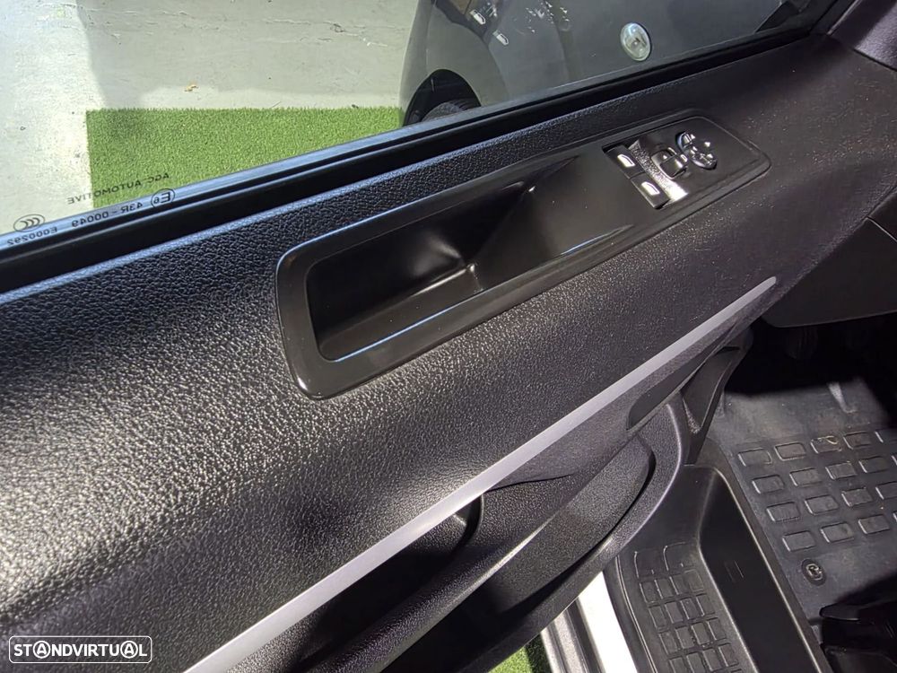 Peugeot Traveller - 7